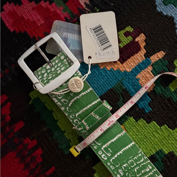 NWT Green Leather Croc-Embossed Belt with White Buckle - Picture 4 of 8